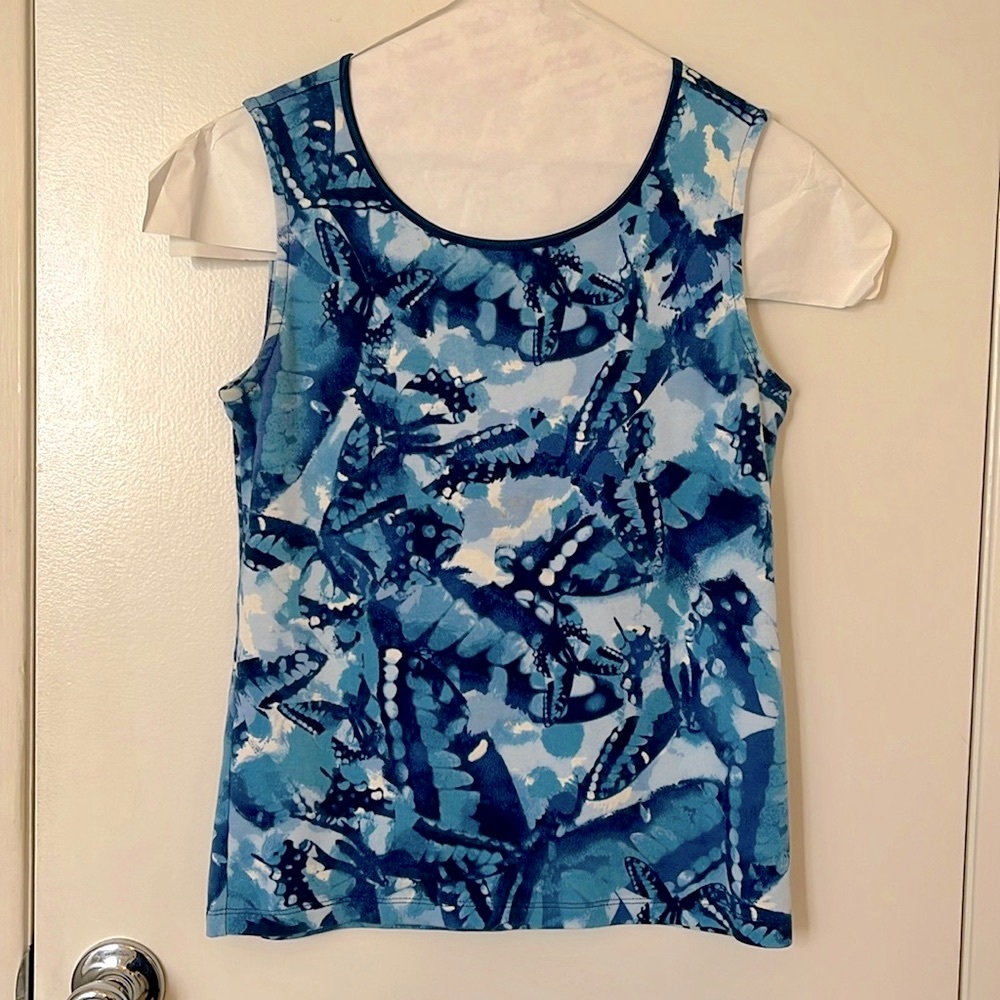 Blues & white print JM Collection tank top
